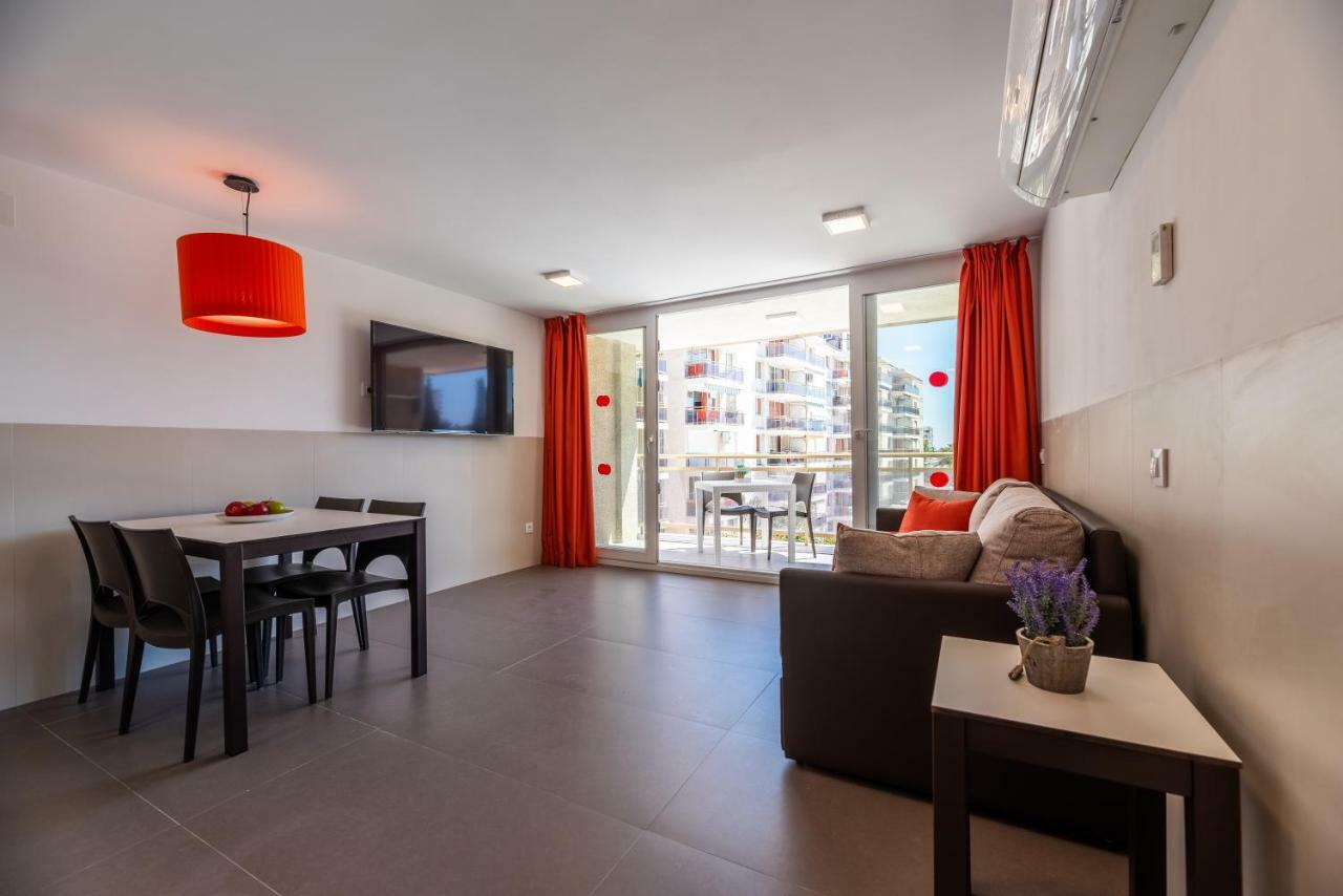 Rentalmar Navarra Family Suites ซาลอว์ ห้อง รูปภาพ